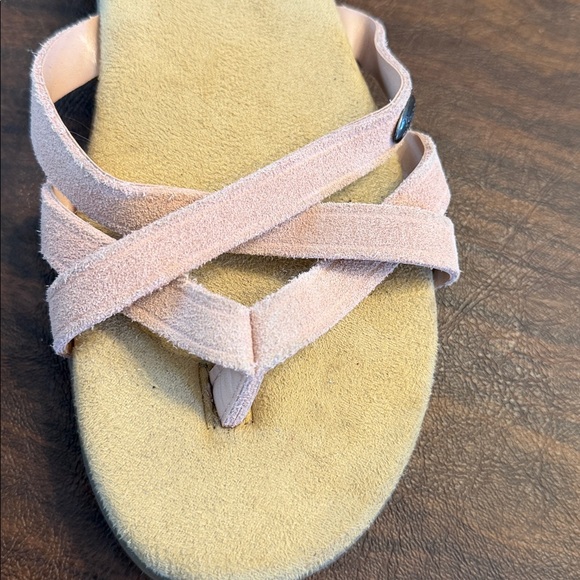 G.H. Bass & Co. Sunjuns Flip Flop Sandals - Picture 6 of 7
